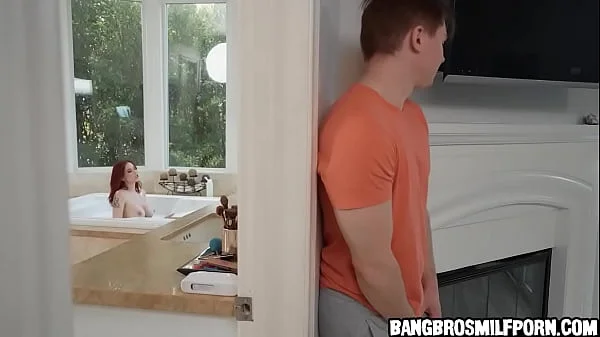 He was spying on his hot stepmom while she was taking her bath