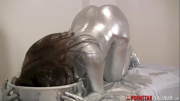 PORNSTARPLATINUM Mindi Mink Covered in Silver Before Teasing