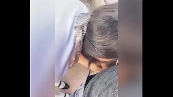 ESTUDIANTE Mexicana CHUPANDO una VERGA en la Escuela y al Final la PONEN de PERRITO y se la COGEN ATRAS de los Salones! Se SALE de Clases para CHUPARLE la Verga a un Amigo a Escondidas! Sexo Real Amateur! (SEGUNDA PARTE)